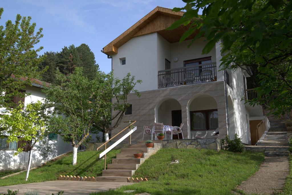 Apartment Honey And Milk Vrdnik Zewnętrze zdjęcie