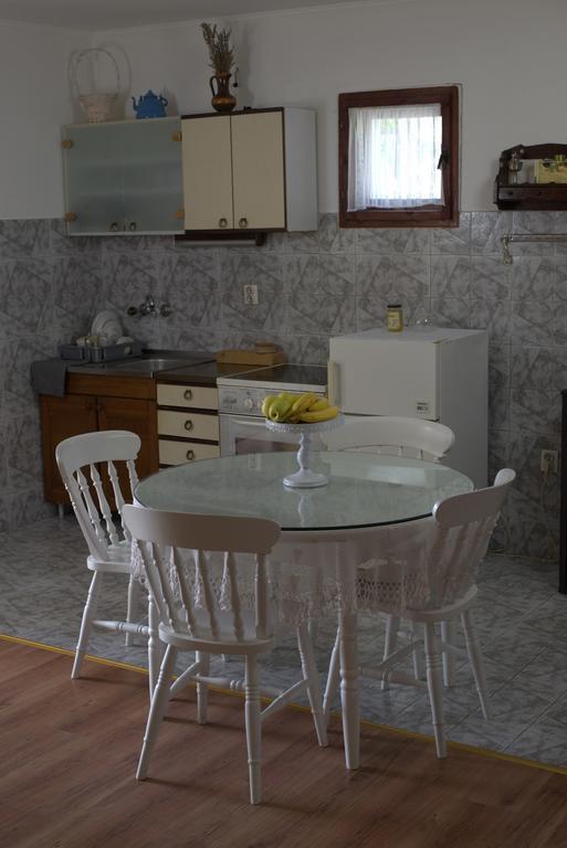 Apartment Honey And Milk Vrdnik Zewnętrze zdjęcie